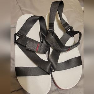 FitFlop size 9 adjustable ankle strap sandals